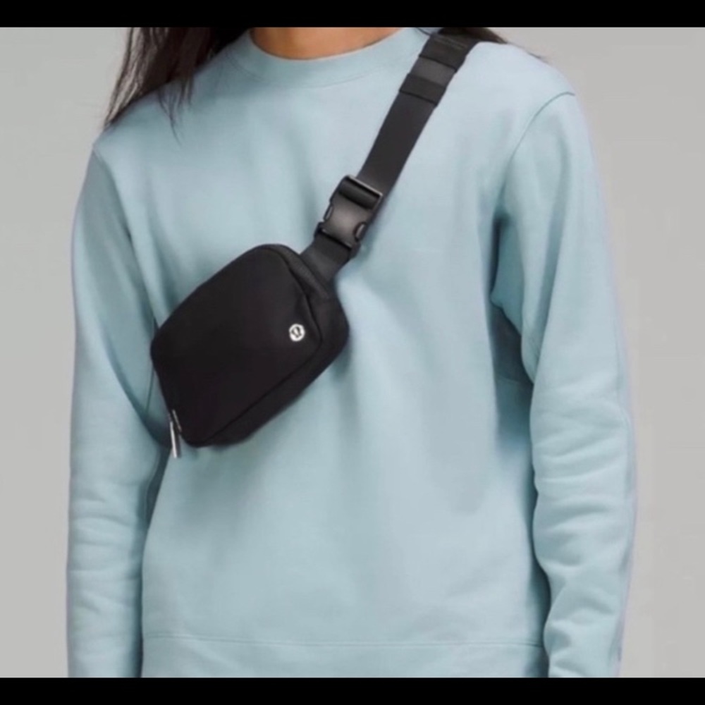 Black lululemon everywhere belt bag